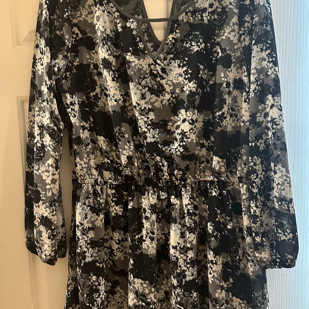 Gray & Black floral dress/top
